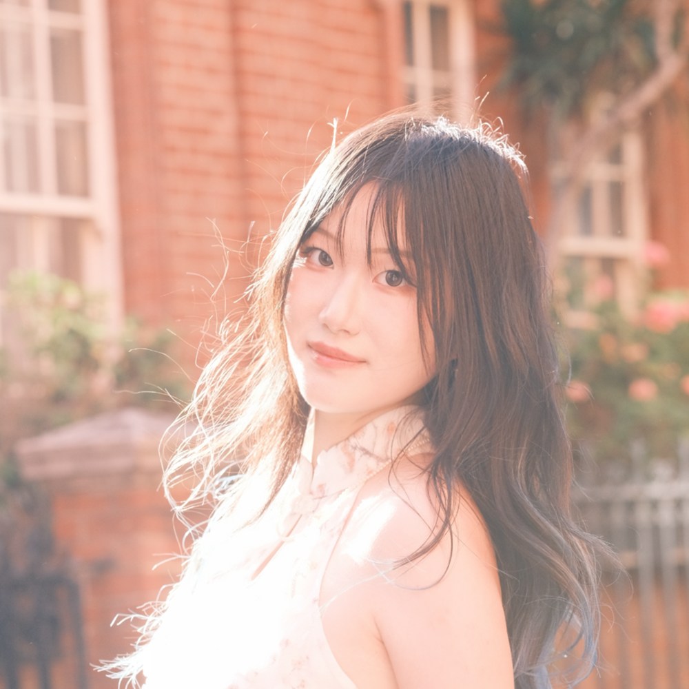 Jingyi Zhong